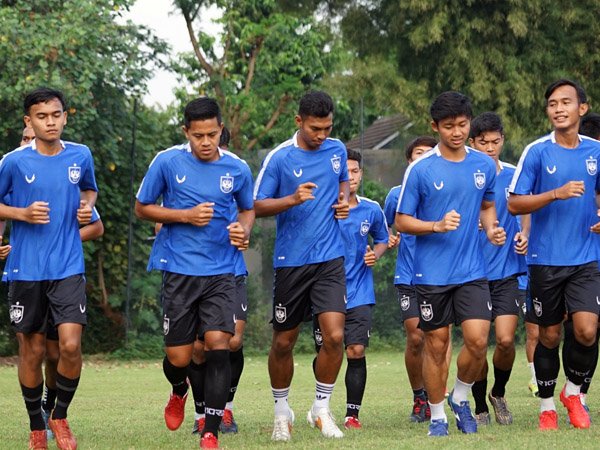Latihan skuat PSIS Semarang sebelum diliburkan