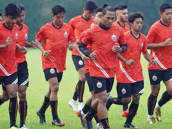 Latihan tim Persija Jakarta sebelum diliburkan