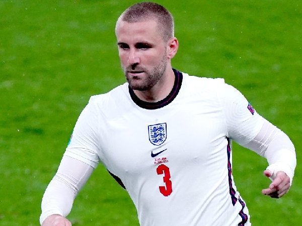 Bek MU, Luke Shaw, dapat pujian dari David Moyes