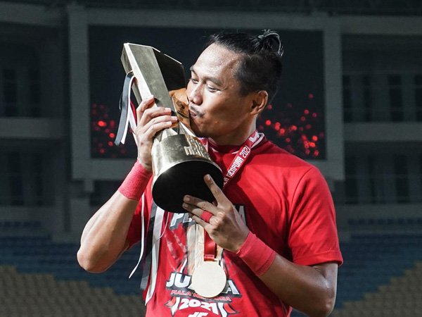 Tony Sucipto saat merengkuh gelar juara Piala Menpora