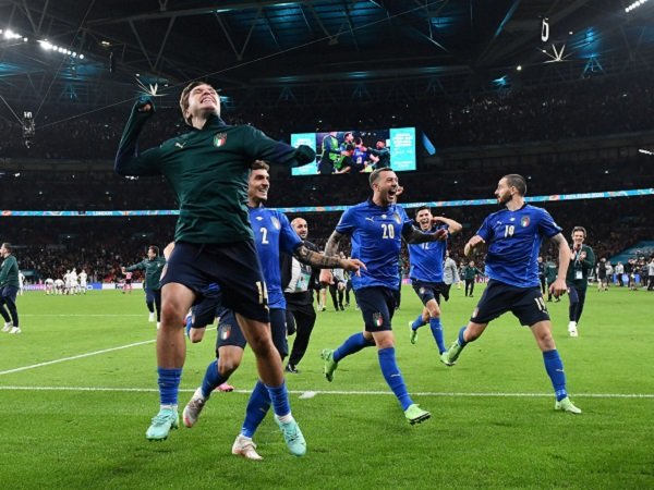 Italia didukung Uni Eropa untuk kalahkan Inggris.