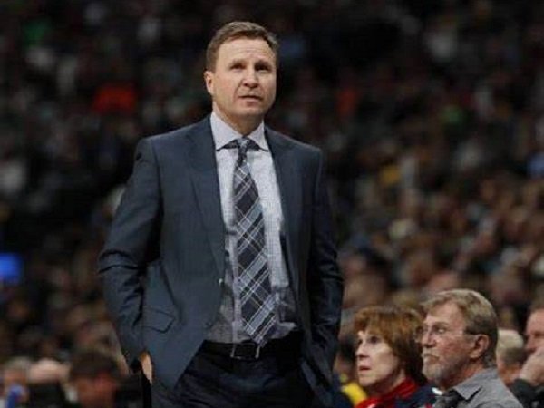 Scott Brooks batal menjadi asisten pelatih Los Angeles Lakers.