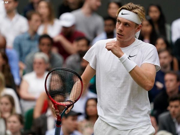 Pandangan Denis Shapovalov usai kalah di semifinal Wimbledon 2021