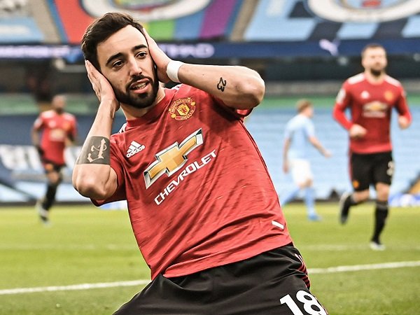 Bruno Fernandes bela Giorgio Chiellini.