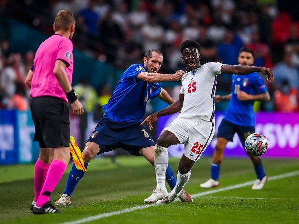 Giorgio Chiellini menunjukkan kematangan menurut Jose Mourinho.
