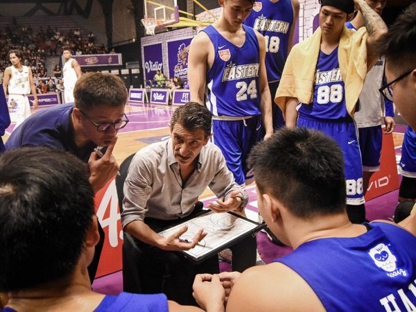 Edu Torres dipilih sebagai nahkoda baru Louvre Basketball Indonesia.