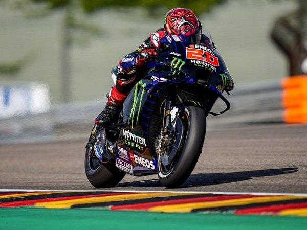 Fabio Quartararo masih belum puas akan kecepatan motornya.