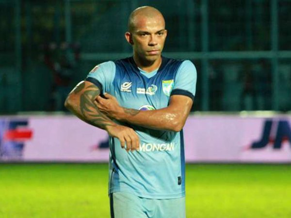 Penyerang asing Persela Lamongan, Ivan Carlos