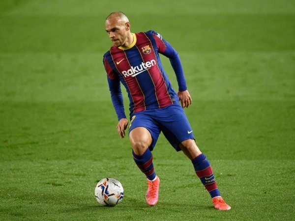 Martin Braithwaite tidak sedang menuju pintu keluar Barcelona.