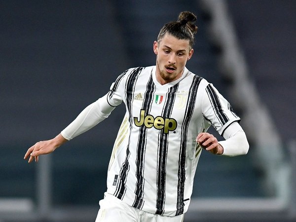 Radu Dragusin dirumorkan bakal pindah ke Sassuolo sebagai bagian kesepakatan transfer Locatelli.