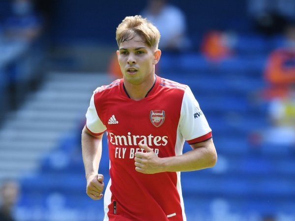 Aston Villa menginginkan Rafinha setelah Emile Smith Rowe lepas
