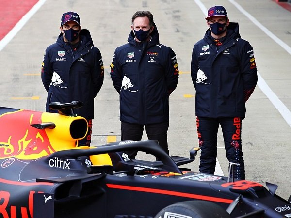 Red Bull Racing ambil langkah tegas terkait tindakan rasisme dari salah satu karyawannya.