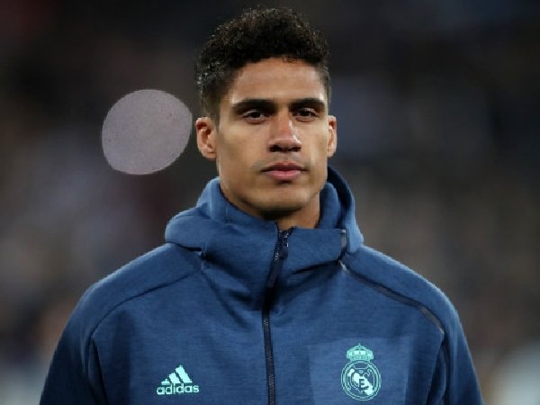 Darren Fletcher punya peran penting dalam meyakinkan transfer Raphael Varane ke MU