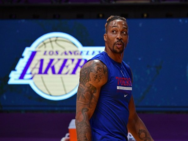 Dwight Howard tak tutup peluang kembali perkuat Lakers.