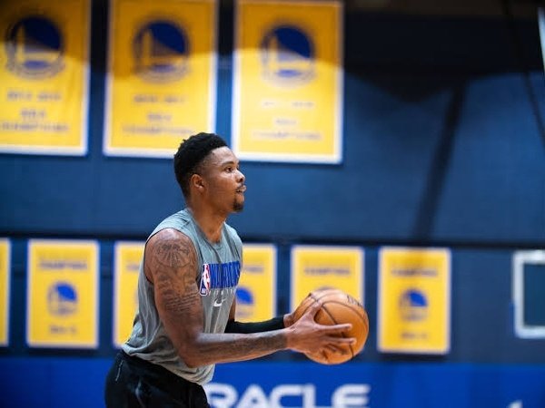 Los Angeles Lakers dapatkan jasa Kent Bazemore.