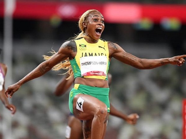 Elaine Thompson-Herah rengkuh emas kedua untuk Jamaika di Olimpiade Tokyo 2020.