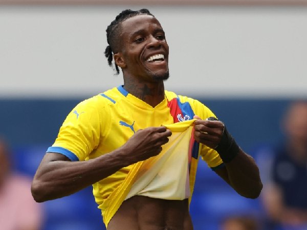 Wilfried Zaha banyak dikaitkan dengan kepindahan dari Crystal Palace