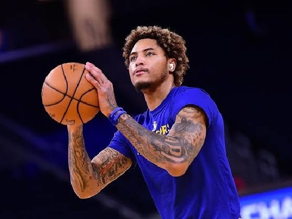 Damian Lillard sempat goda Kelly Oubre Jr agar merapat ke Blazers.