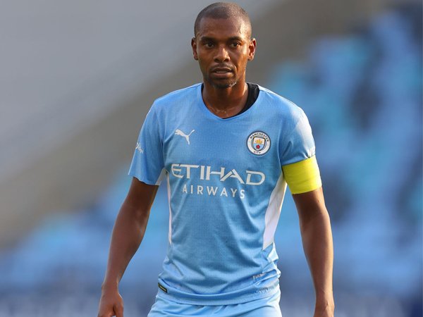 Kapten Manchester City, Fernandinho.
