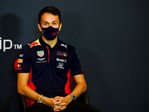 Alexander Albon masih berharap dapat tempat di F1 2022.