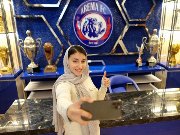 Samin Khojasteh saat berkunjung ke kantor Arema FC, Kandang Singa