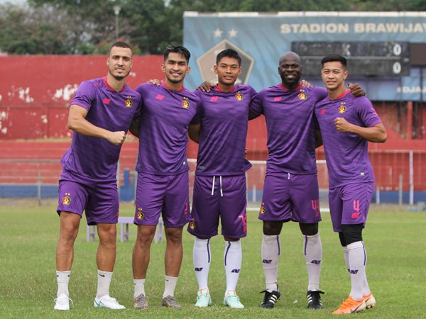 Jersey Persik Kediri untuk gelaran Liga 1 2021/2022