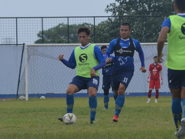 Wildan Ramdani ketika berlatih bersama tim senior Persib.