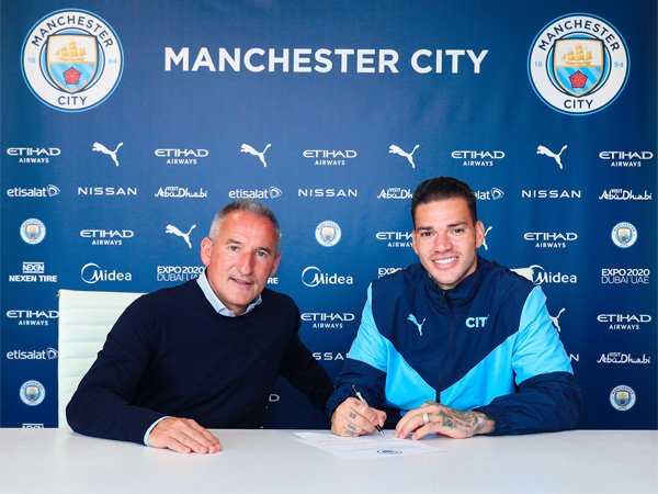 Kiper Manchester City, Ederson Moraes.