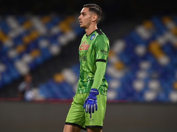 Alex Meret dicoret dari timnas Italia karena cedera.