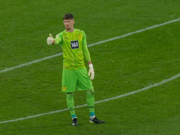 Michael Zorc puji kiper baru Borussia Dortmund, Gregor Kobel