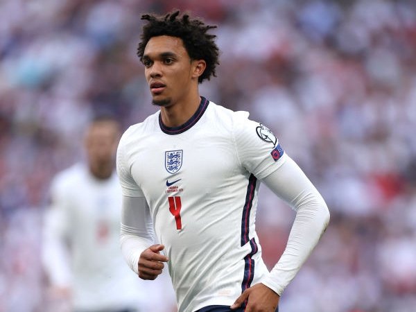 Alexander-Arnold Akui Bermain Sebagai Gelandang Jauh Lebih Sulit