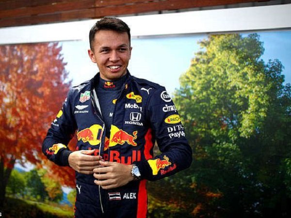 Alex Albon kembali ke F1 setelah direkrut Williams. (Images: Getty)