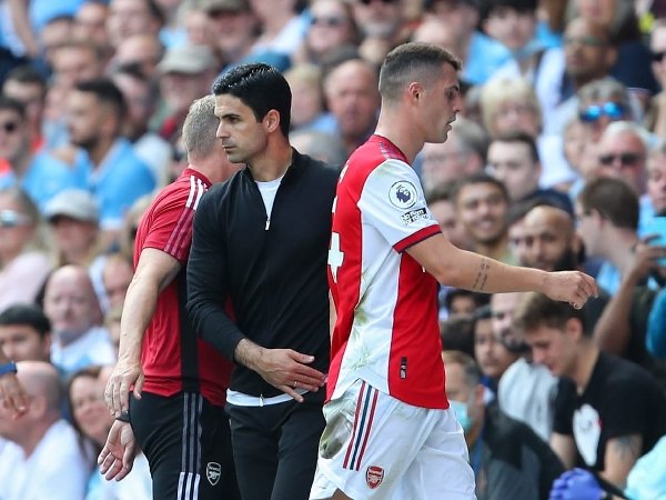 Granit Xhaka menolak menerima vaksinasi Covid-19