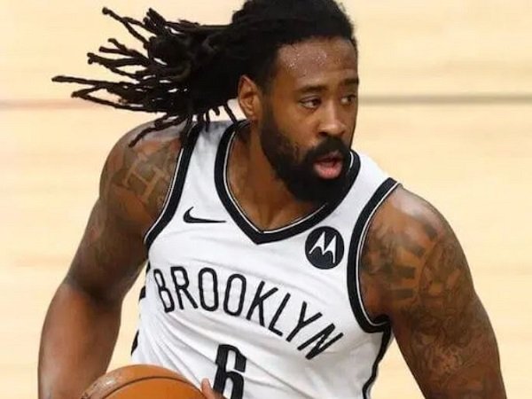 DeAndre Jordan resmi perkuat Los Angeles Lakers.