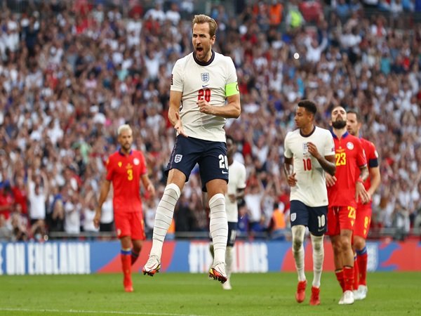 Rooney dukung Kane pecahkan rekornya