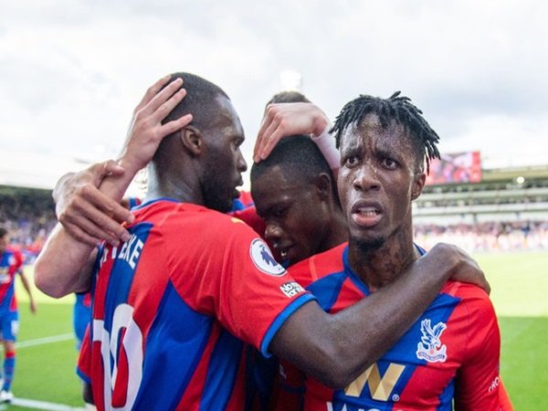 Palace kalahkan Tottenham 3-0