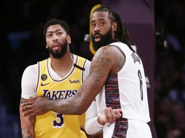 Anthony Davis sumringah sambut kedatangan Deandre Jordan.
