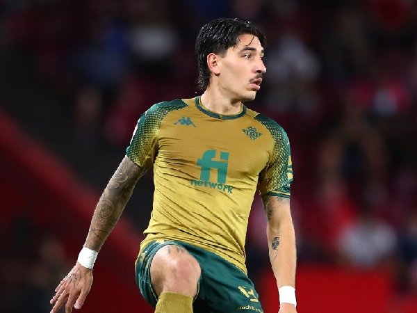 Hector Bellerin dipinjamkan ke Real Betis