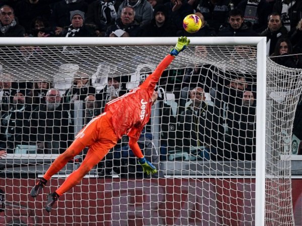 Massimiliano Allegri tetap percayakan Wojciech Szczesny untuk kawal gawang Juventus.