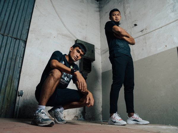 Zalnando dan Muhammad Natshir ketika memperkenalkan jersey ketiga Persib