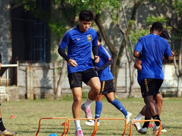 Bek muda PSIS Semarang, Alfeandra Dewangga