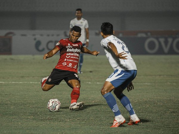 Gelandang asing Bali United, Eber Bessa