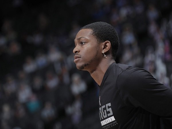 De'Aaron Fox sambut hangat kedatangan Davion Mitchell.