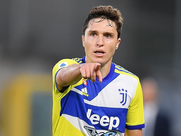 Federico Chiesa alami masalah otot lagi setelah cetak gol kontra Spezia.