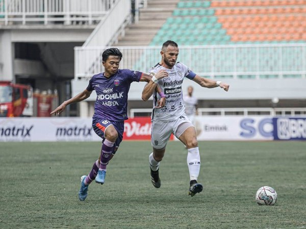 Penyerang Bali United, Ilija Spasojevic yang berhasil mencetak dua gol ke gawang Persita Tangerang
