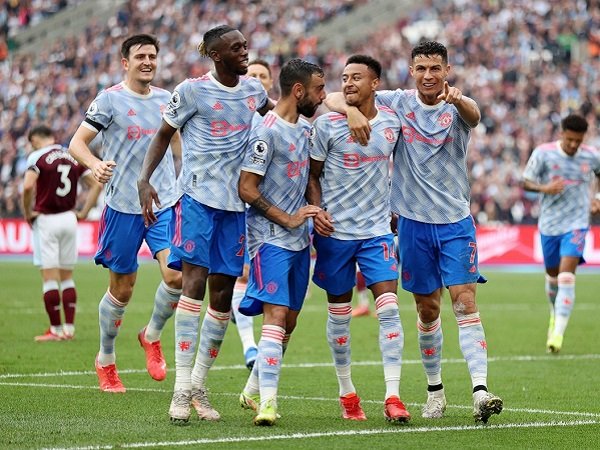 Manchester United berharap kembali ke jalur kemenangan kontra Aston Villa.