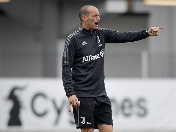 Massimiliano Allegri turunkan Mattia Perin sebagai starter kontra Sampdoria.