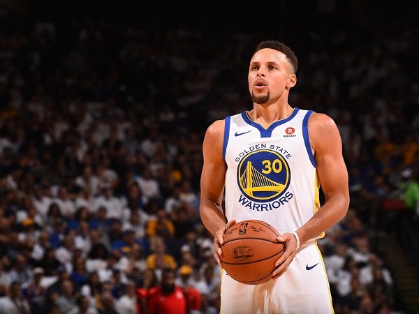 Stephen Curry kerap gugup ketika harus melepaskan tembakan gratis alias free throw.