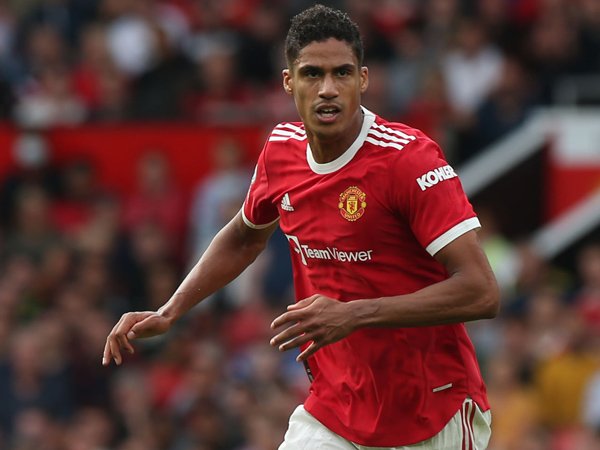 Bek Manchester United, Raphael Varane.