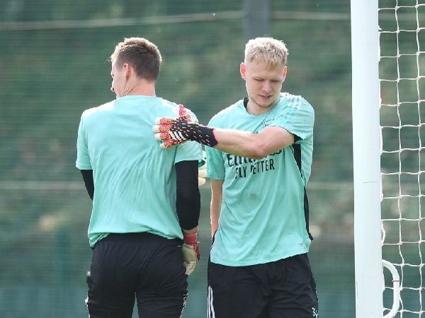 Aaron Ramsdale dan Bernd Leno